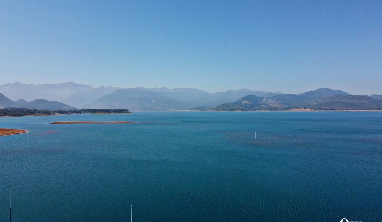 TERRENO-EN-VENTA-EN LAGO-COLBUN